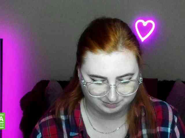 Aliciaredluv webcam