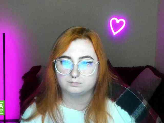 Aliciaredluv webcam