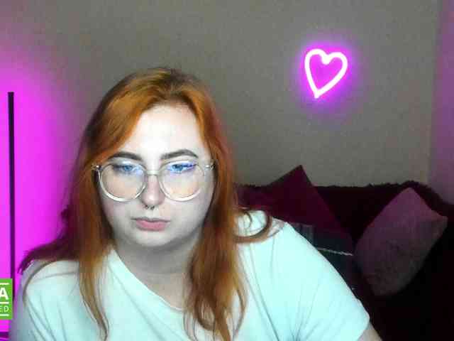 Aliciaredluv webcam