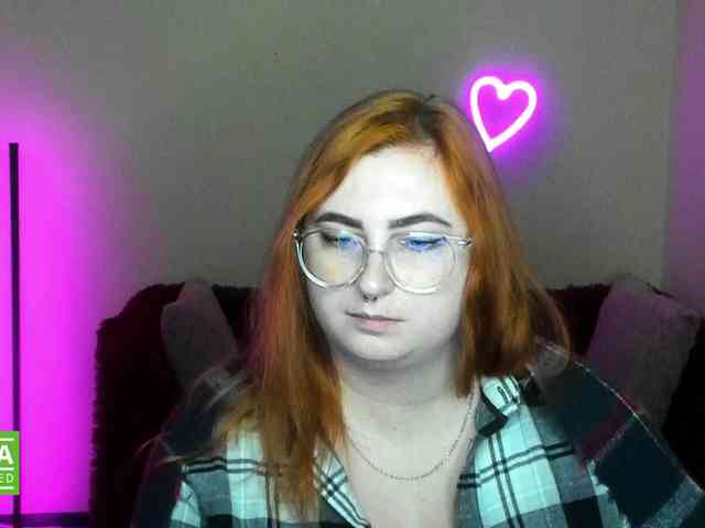 Aliciaredluv webcam