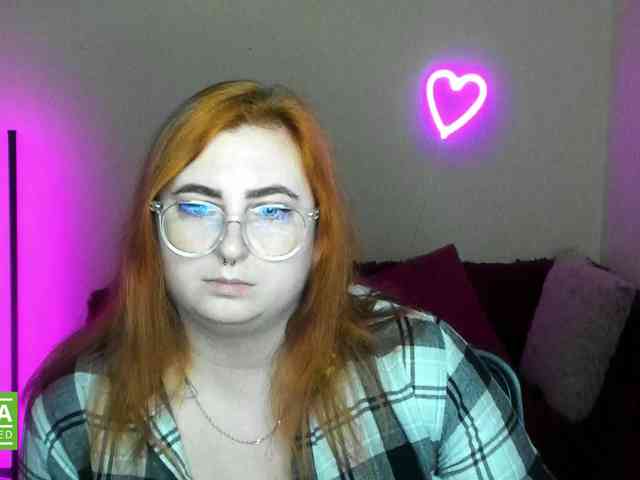 Aliciaredluv webcam