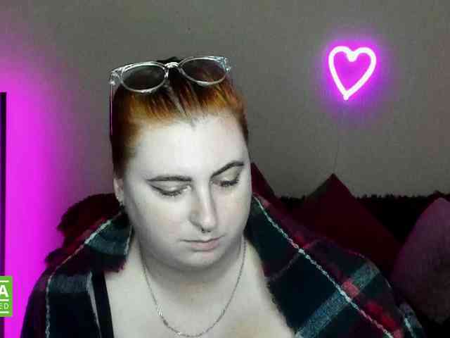Aliciaredluv webcam