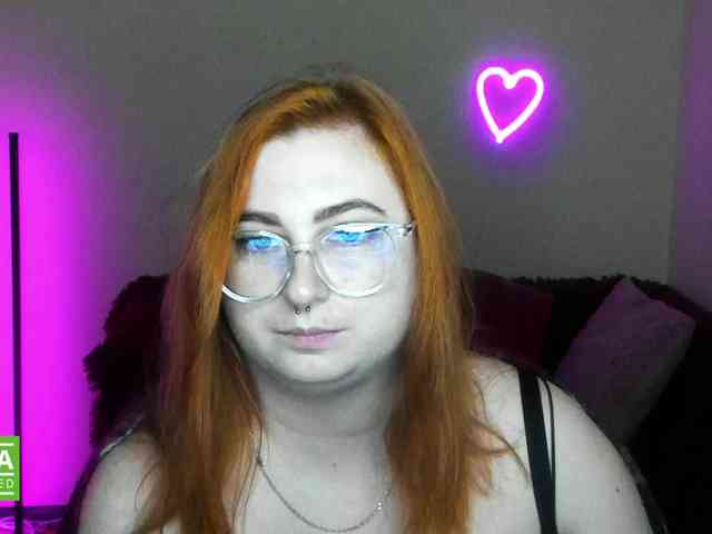 Aliciaredluv webcam