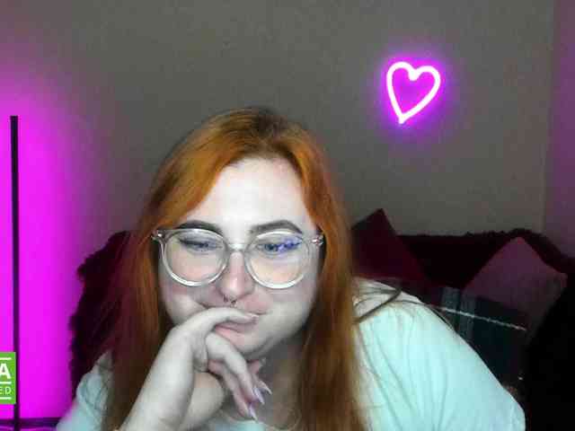 Aliciaredluv webcam