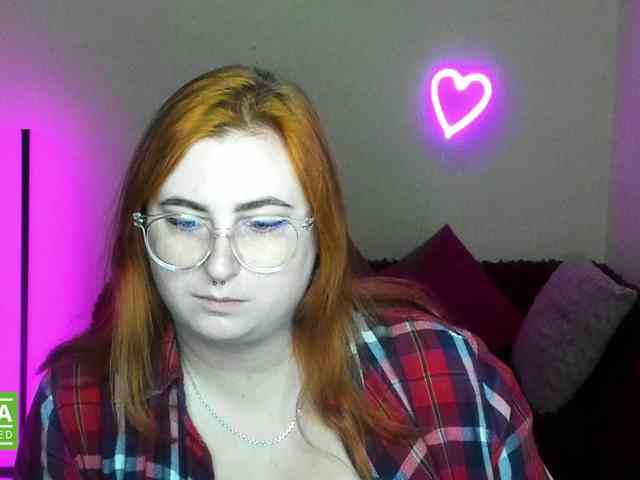 Aliciaredluv webcam