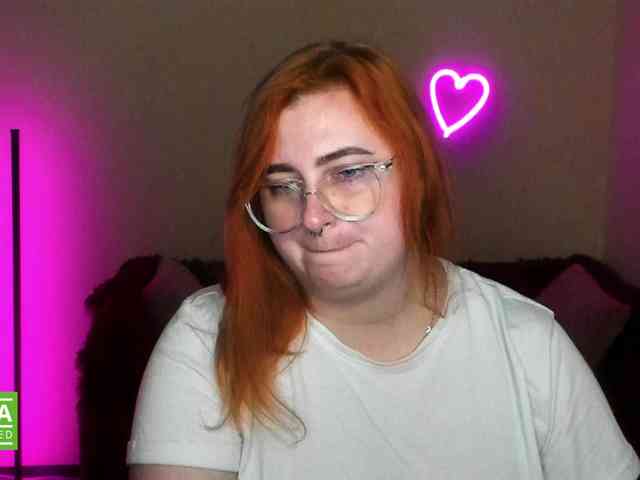Aliciaredluv webcam