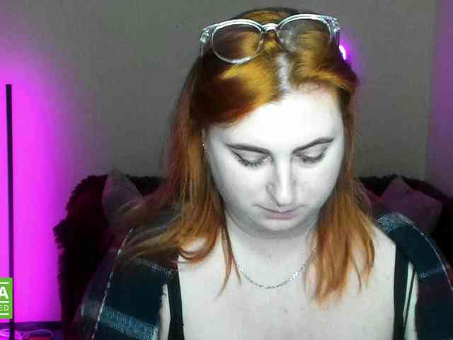 Aliciaredluv webcam