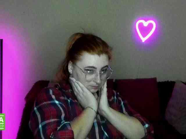 Aliciaredluv webcam