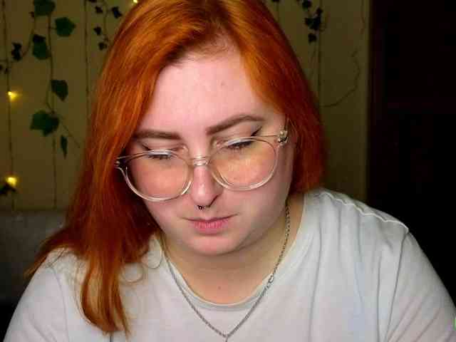 Aliciaredluv Live Webcam on BongaCams