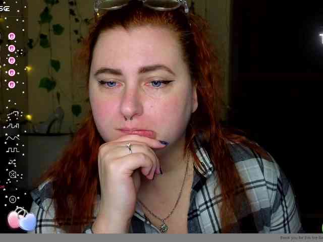 Aliciaredluv Live Webcam on BongaCams