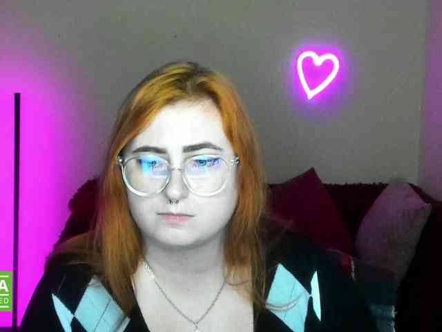 Aliciaredluv webcam