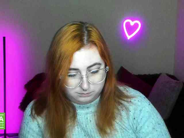 Aliciaredluv webcam