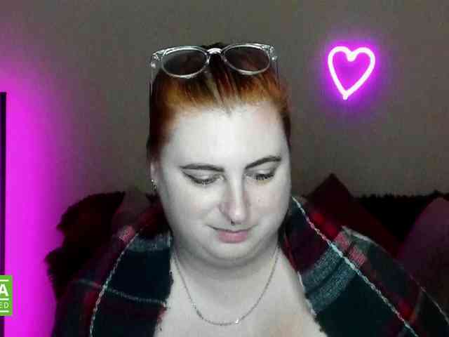 Aliciaredluv webcam