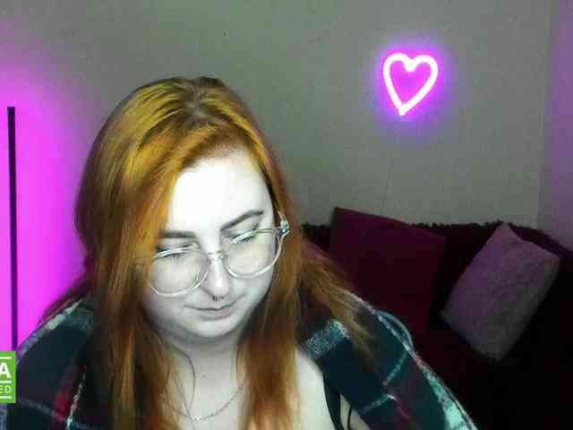 Aliciaredluv webcam