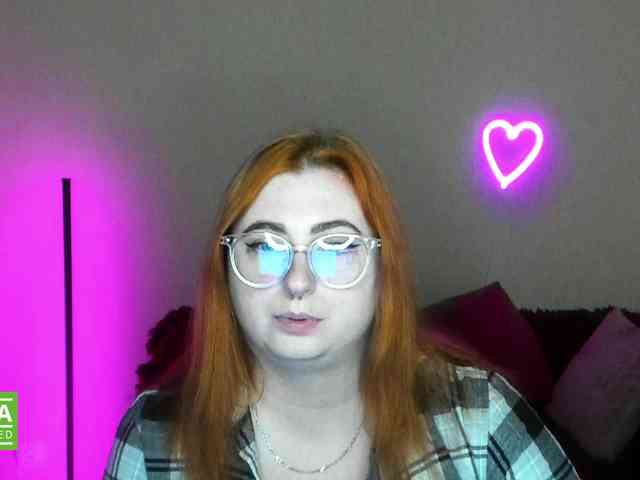 Aliciaredluv webcam