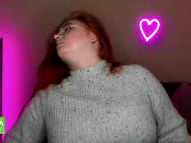Aliciaredluv webcam