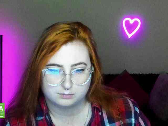Aliciaredluv webcam