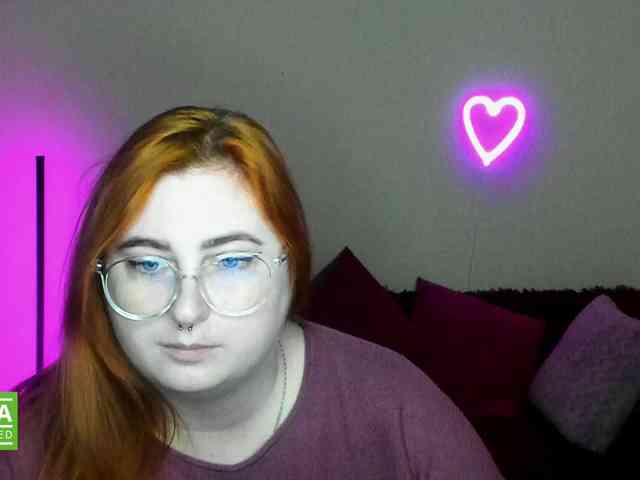 Aliciaredluv webcam