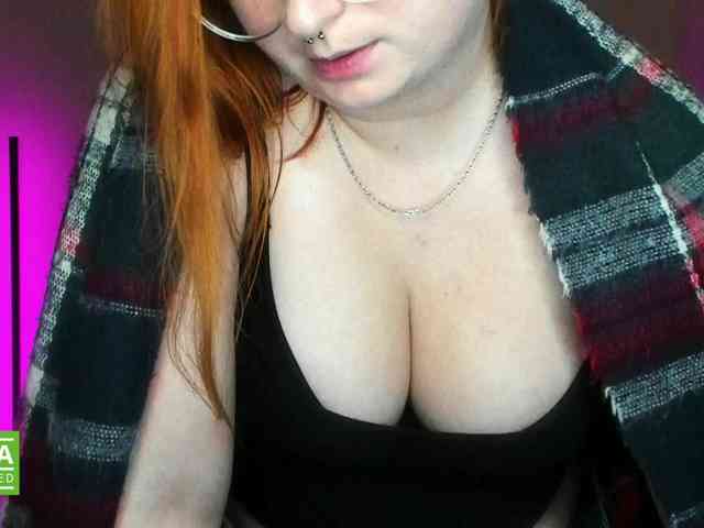 Aliciaredluv webcam