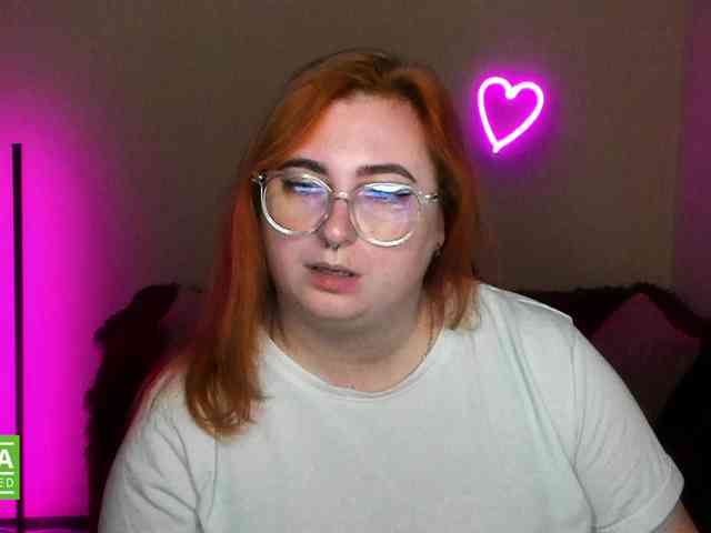 Aliciaredluv webcam