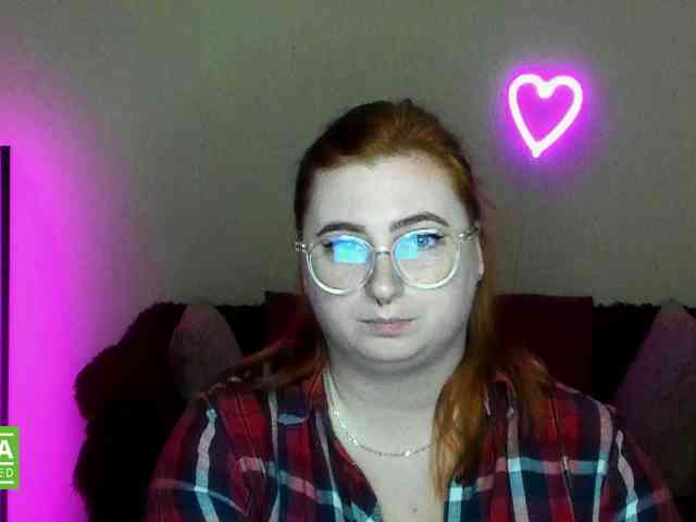 Aliciaredluv webcam