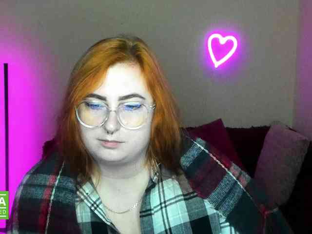 Aliciaredluv webcam