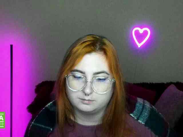 Aliciaredluv webcam