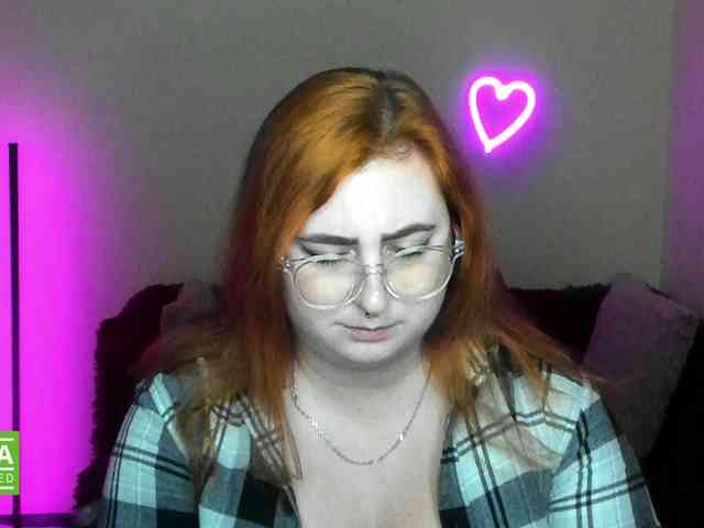 Aliciaredluv webcam