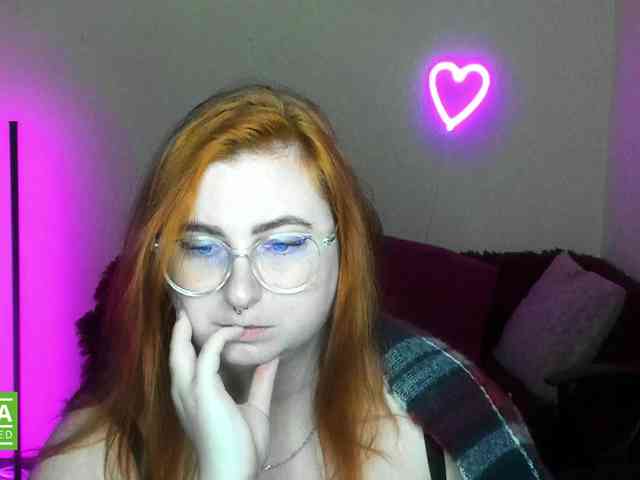 Aliciaredluv webcam