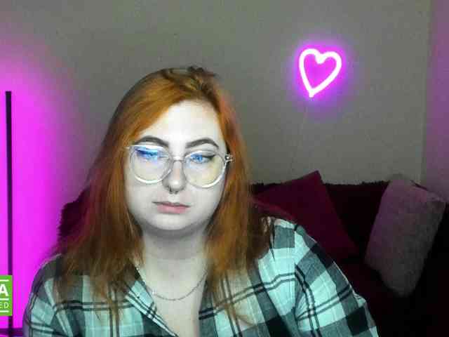 Aliciaredluv webcam