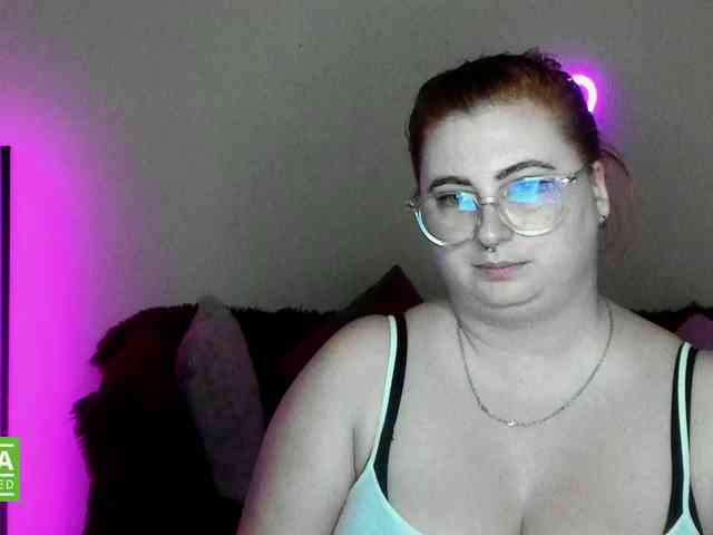 Aliciaredluv webcam