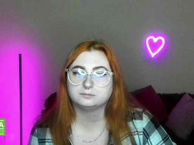 Aliciaredluv webcam