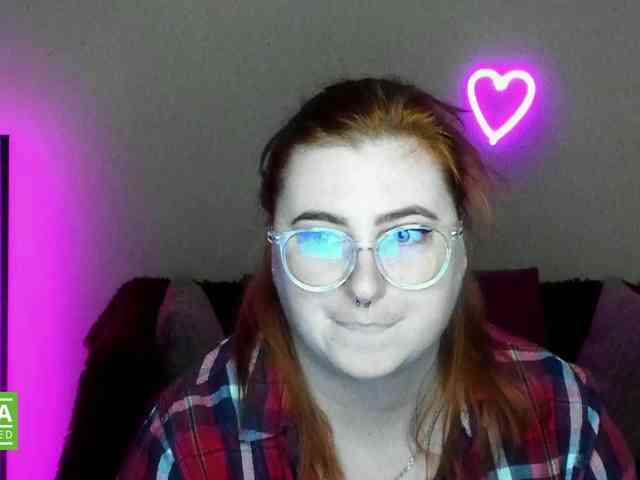 Aliciaredluv webcam