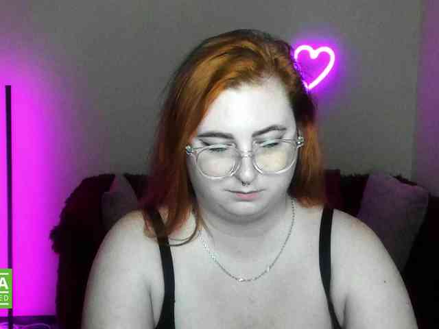 Aliciaredluv webcam