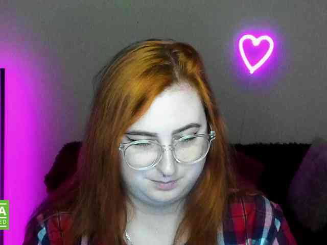 Aliciaredluv webcam