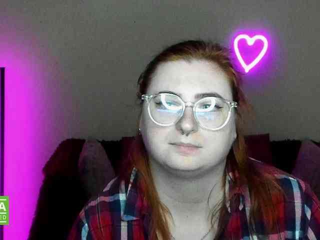 Aliciaredluv webcam