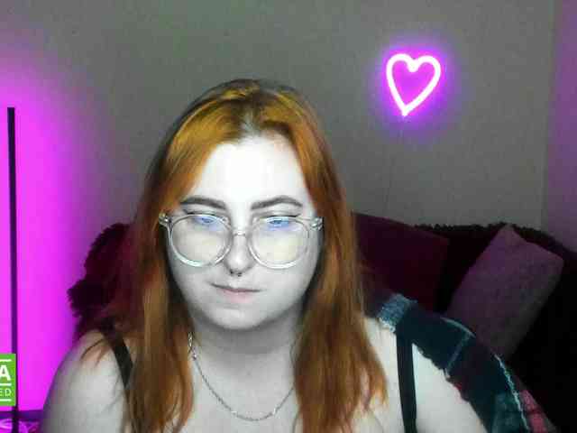 Aliciaredluv webcam