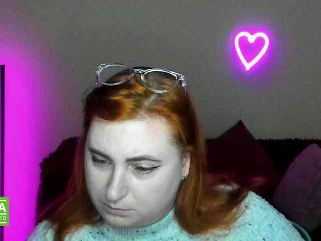 Aliciaredluv webcam