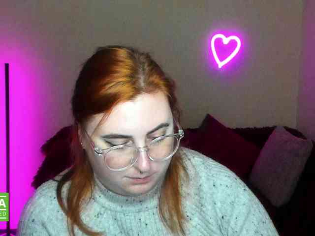 Aliciaredluv webcam
