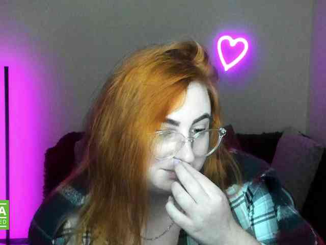 Aliciaredluv webcam