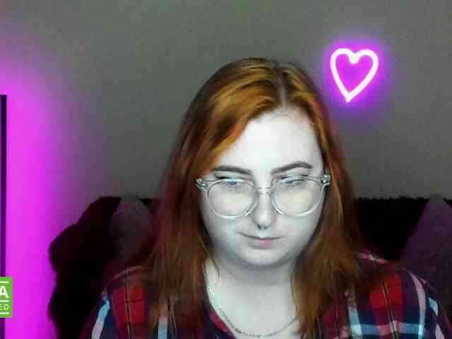 Aliciaredluv webcam