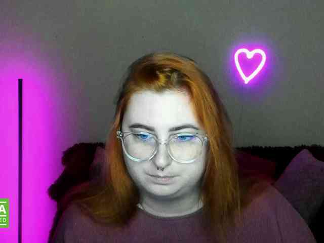 Aliciaredluv webcam