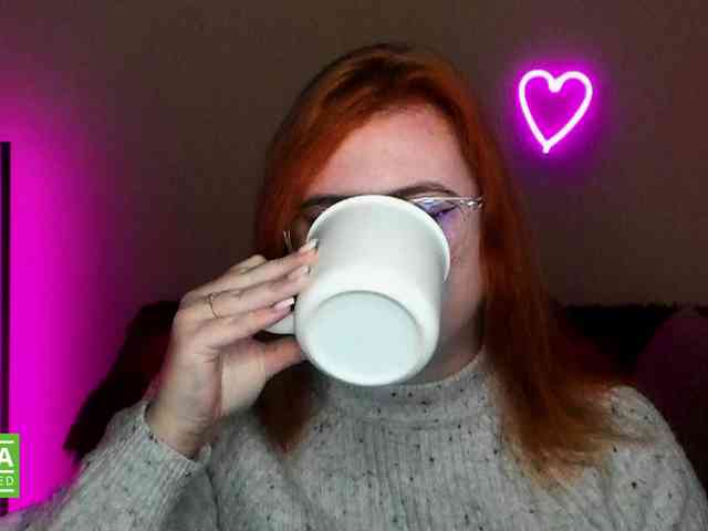Aliciaredluv webcam