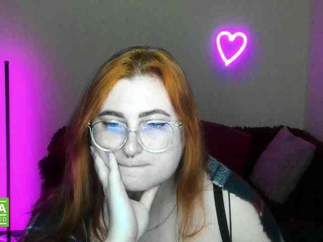 Aliciaredluv webcam