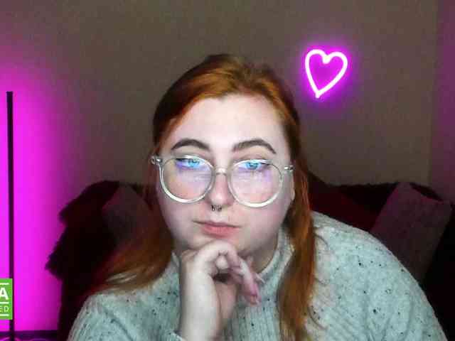 Aliciaredluv webcam