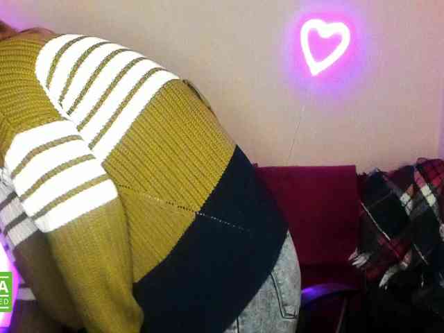 Aliciaredluv Live Webcam on BongaCams