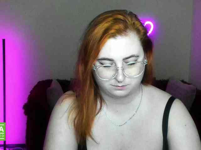 Aliciaredluv webcam
