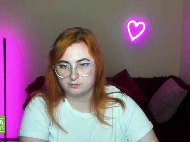Aliciaredluv webcam
