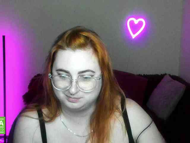 Aliciaredluv webcam