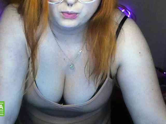 Aliciaredluv webcam